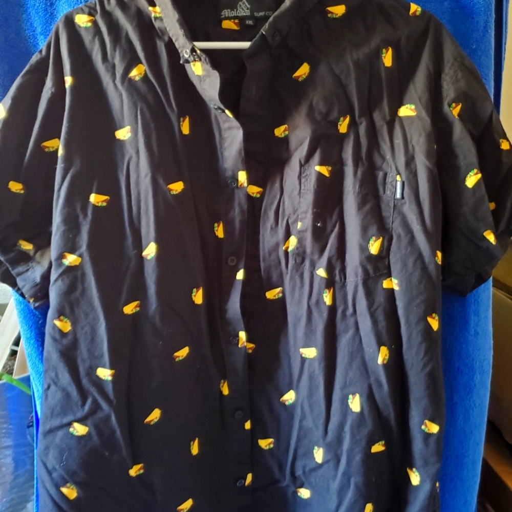 Molokai surf Co XXL taco shirt